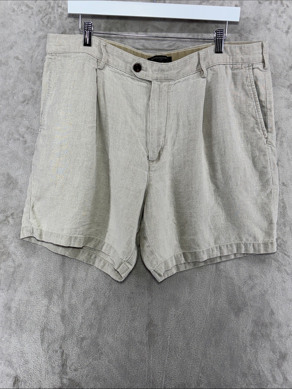 Banana Republic Men's Light Khaki Linen 7" Shorts Size 38
